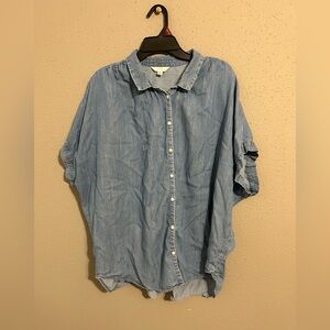 Time and Tru Light Blue Casual Button Down Shirt